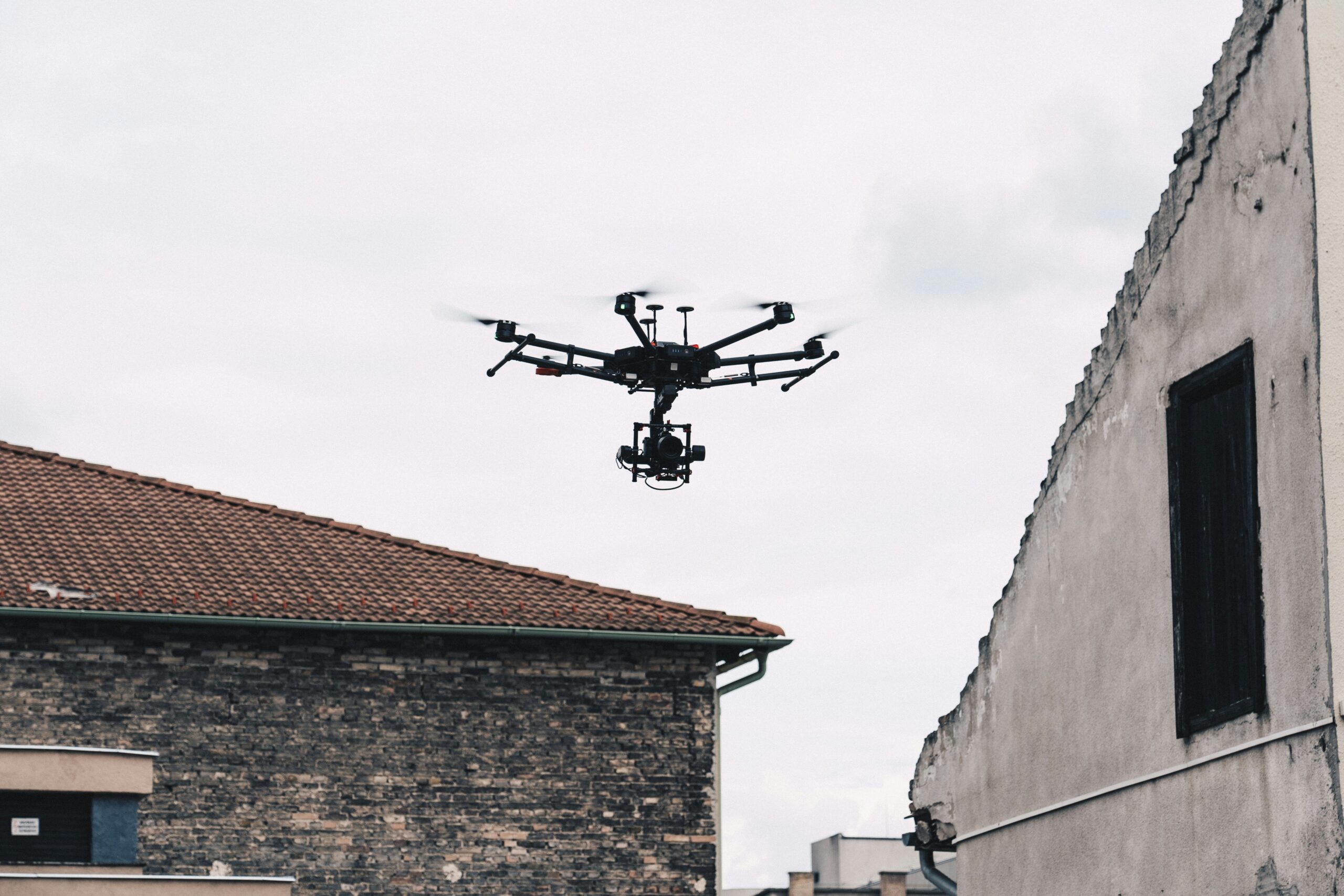 bence-balla-schottner-FA2pwVFDeWQ-unsplash (1) dron volando